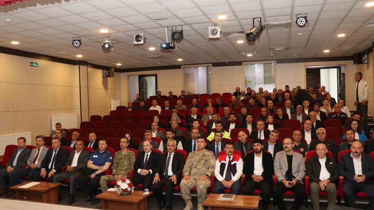 TSK Güçlendirme Vakfı Erzurum Temsilcisi Ahmet Avcı Oltu'da Savunma Sanayi ve Vakfın Faaliyetlerini Anlattı