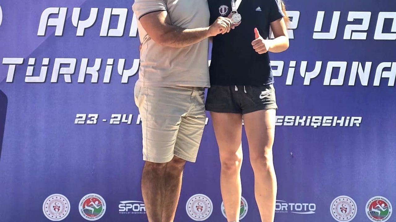 Tuana Akgün U20 Türkiye atletizm şampiyonası'nda heptatlon şampiyonu oldu
