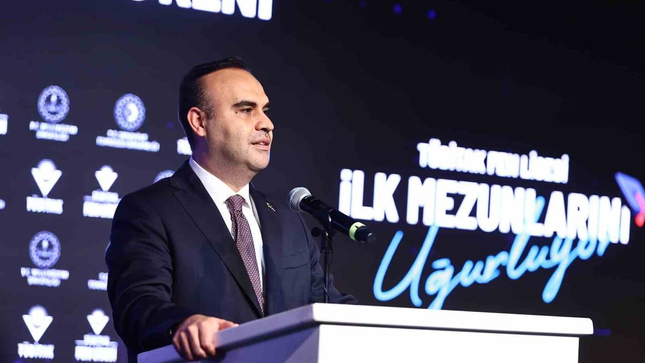 TÜBİTAK fen lisesi ilk mezunlarını verdi: 84 öğrenci diplomalarını aldı