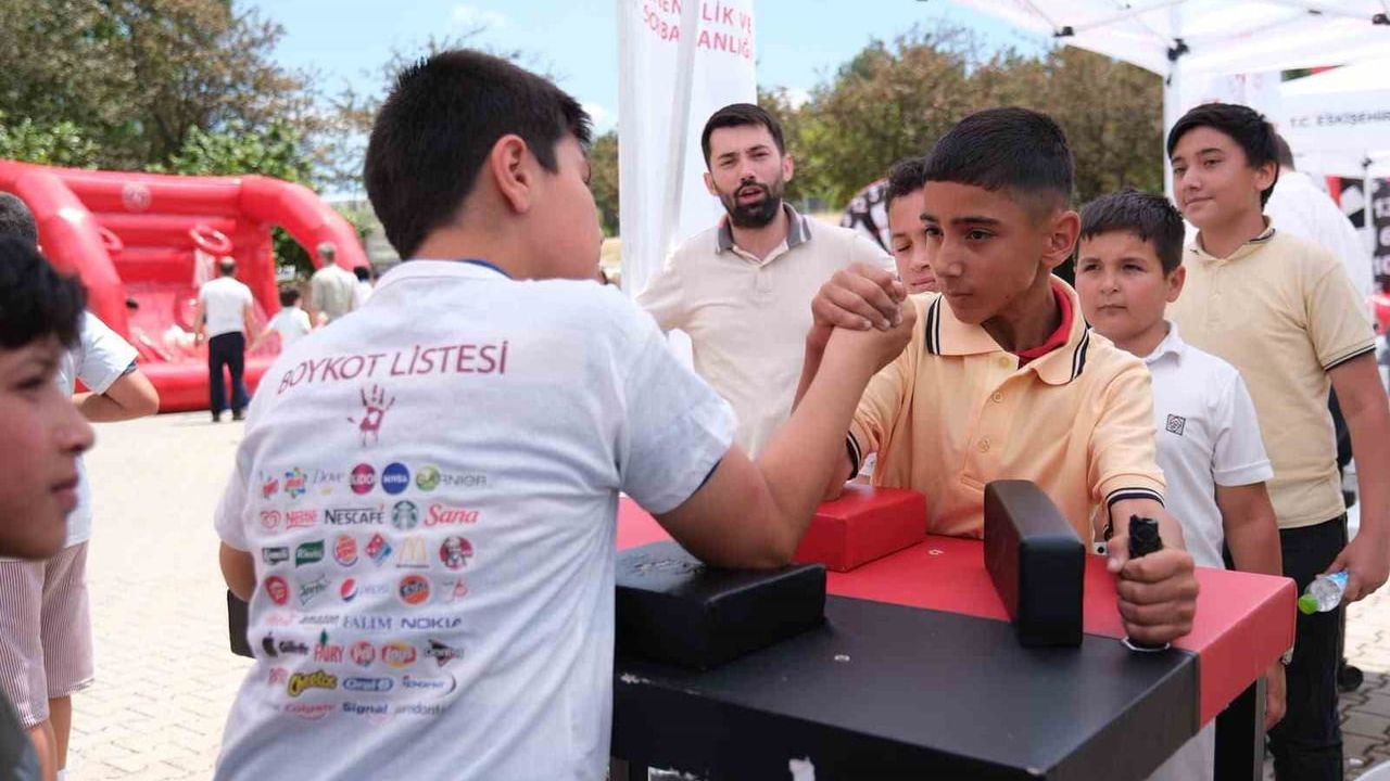 TÜGVA Eskişehir yaz okulu lansmanı yoğun katılımla gerçekleştirildi