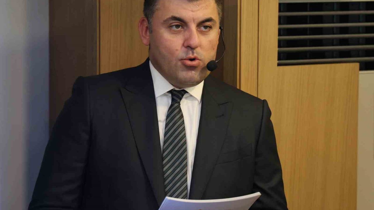 Tuncer adaylığını açıkladı: Aydın Sanayi Odası başkanlık yarışına beyaz listeyle giriyor