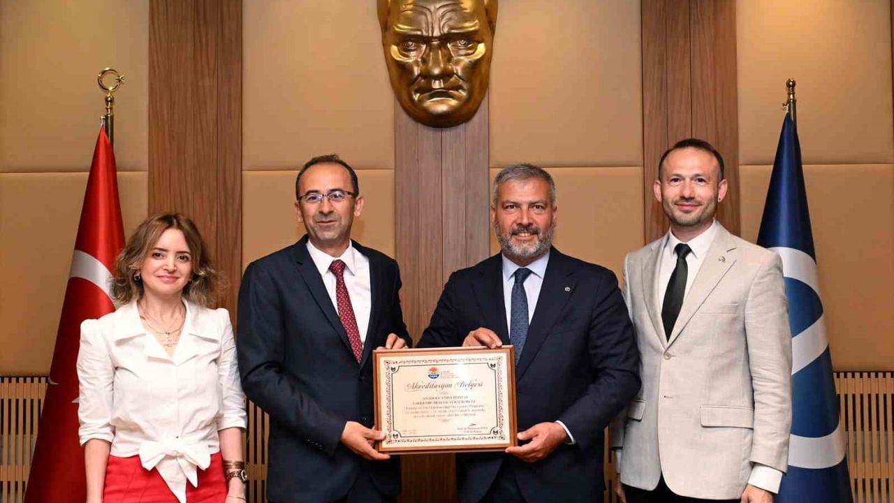 TURAK akreditasyonu: Anadolu Üniversitesi EMYO Aşçılık tam, Turizm ve Otel İşletmeciliği koşullu