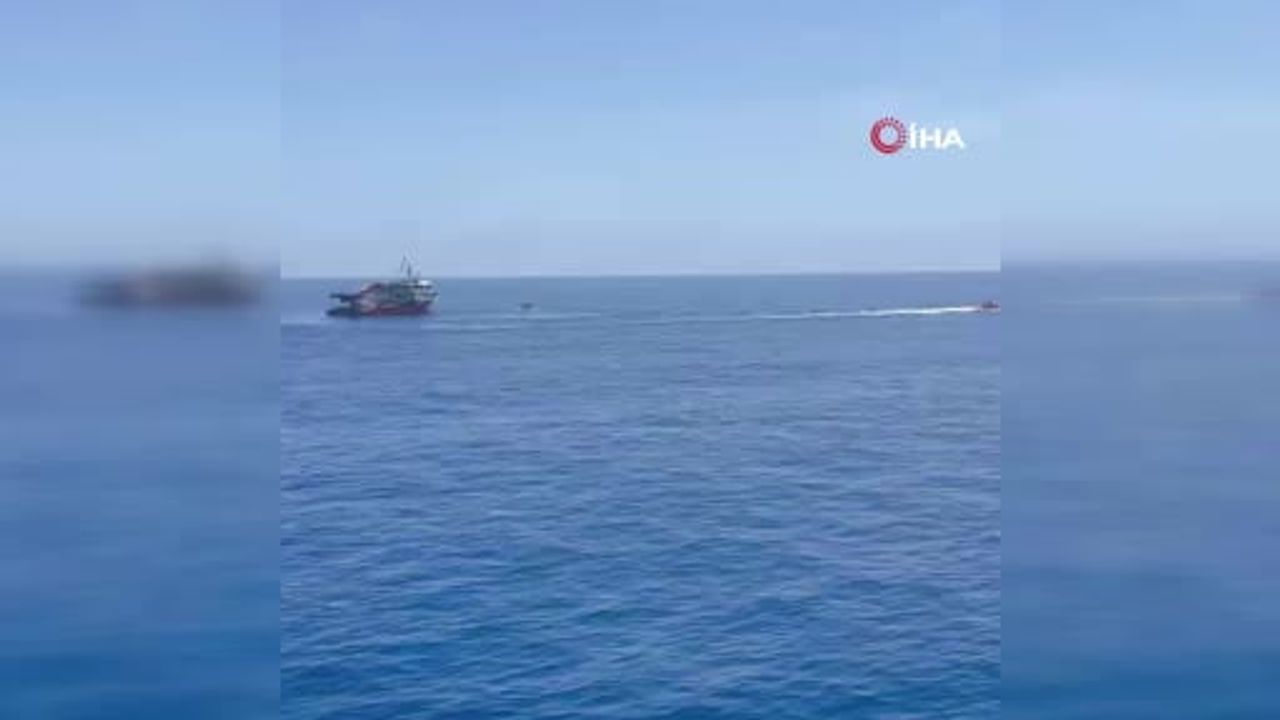 Türk gemisi Malta açıklarında 48 Somalili göçmeni kurtardı
