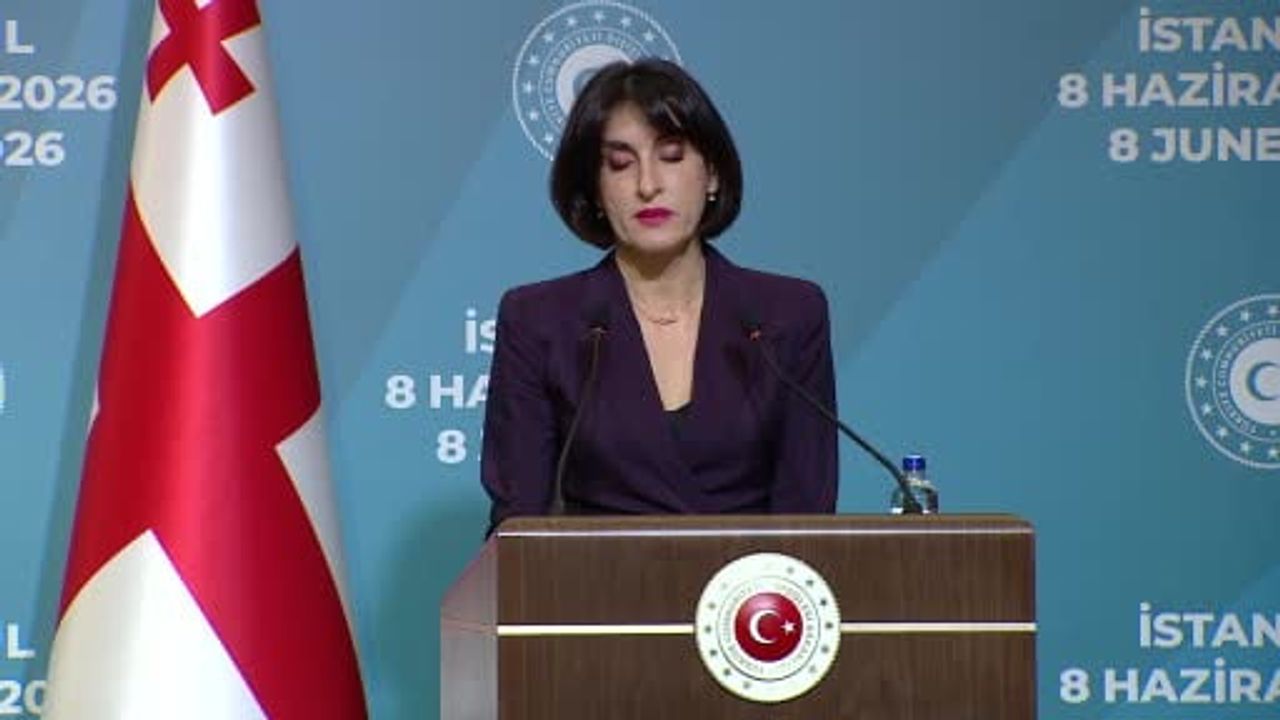 Türkiye, Azerbaycan ve Gürcistan dışişleri bakanları İstanbul'da bölgesel barış ve işbirliğini görüştü
