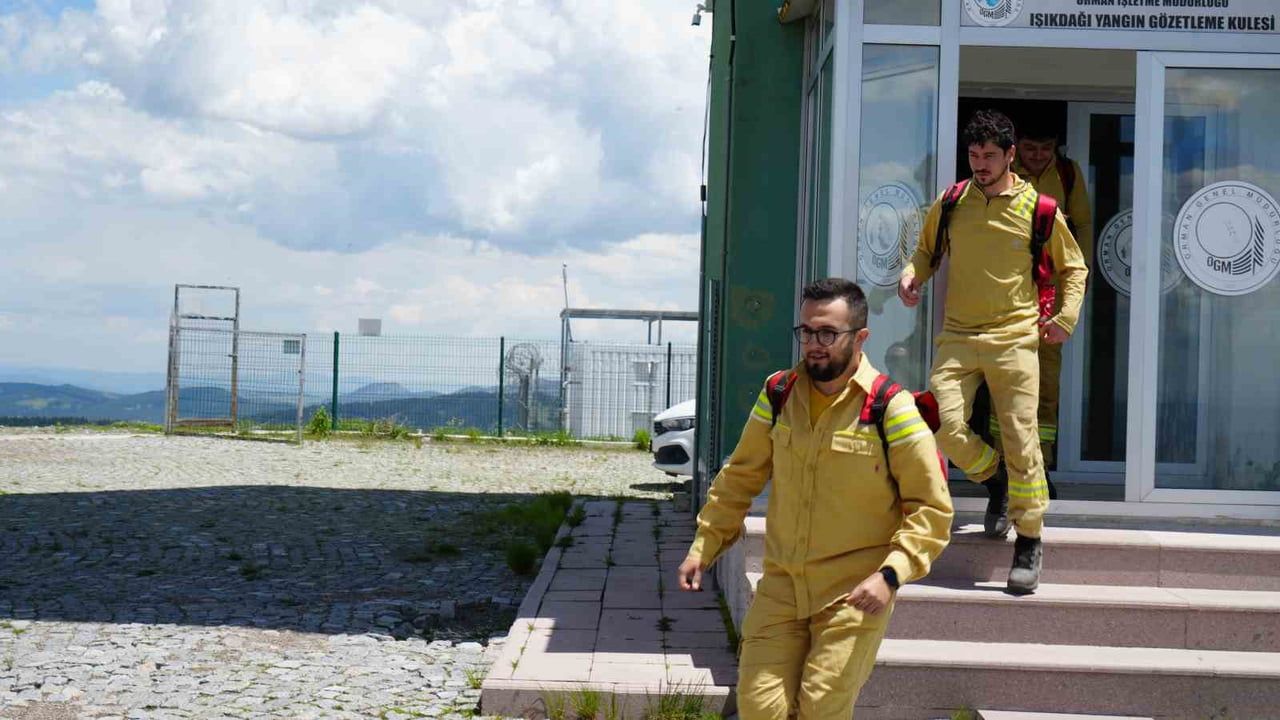 Türkiye’nin orman nöbeti başladı: 2020 rakımlı Işık Dağı gözetleme kulesinde 7/24 nöbet