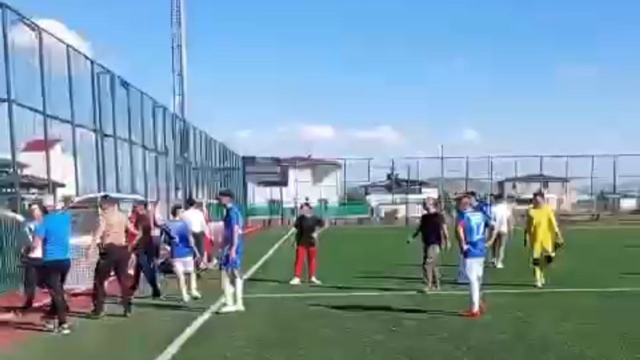 Türkoğlu'nda 2. Amatör Lig şampiyonluk maçı sonrası kavga; inceleme başlatıldı