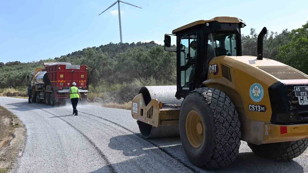 Tütenli ile İlyaslar arasında 3,5 kilometrelik asfalt çalışması başladı