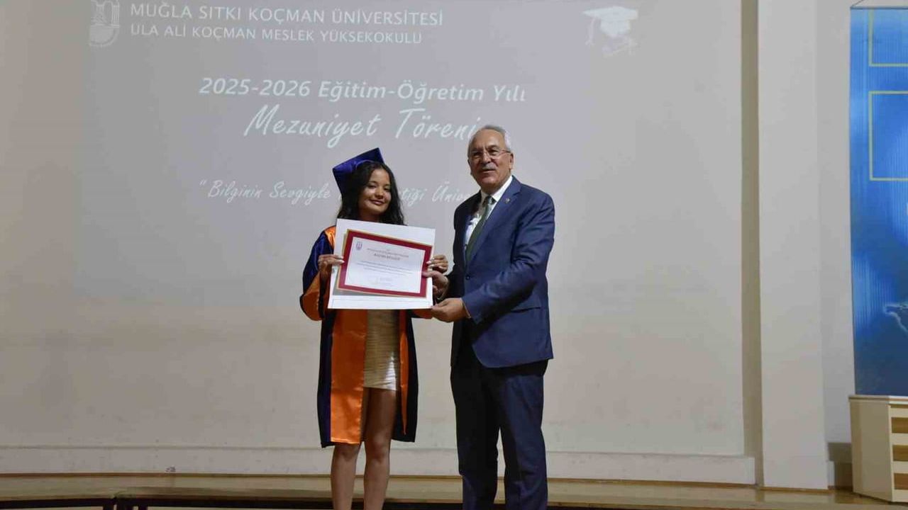 Ula Ali Koçman Meslek Yüksekokulu'nda mezuniyet coşkusu