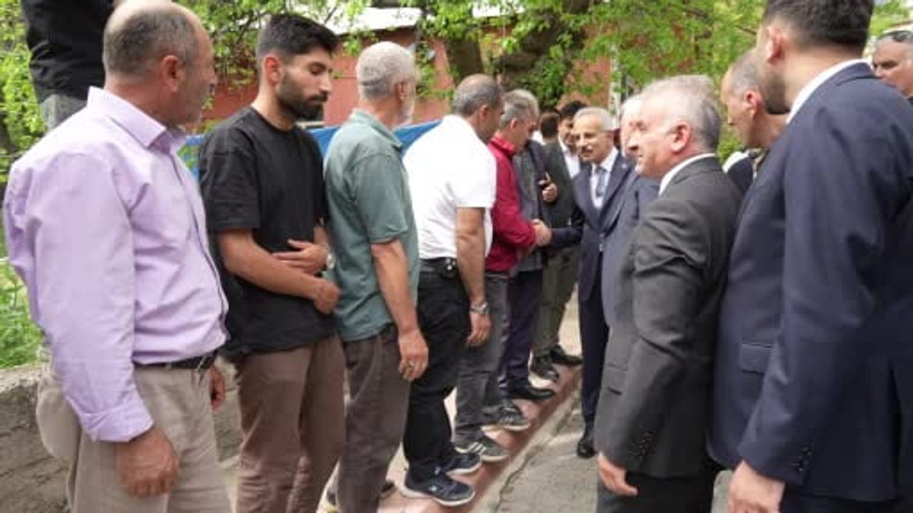Ulaştırma Bakanı Uraloğlu, Bayburt-Gümüşhane Havalimanı çalışmalarını inceledi