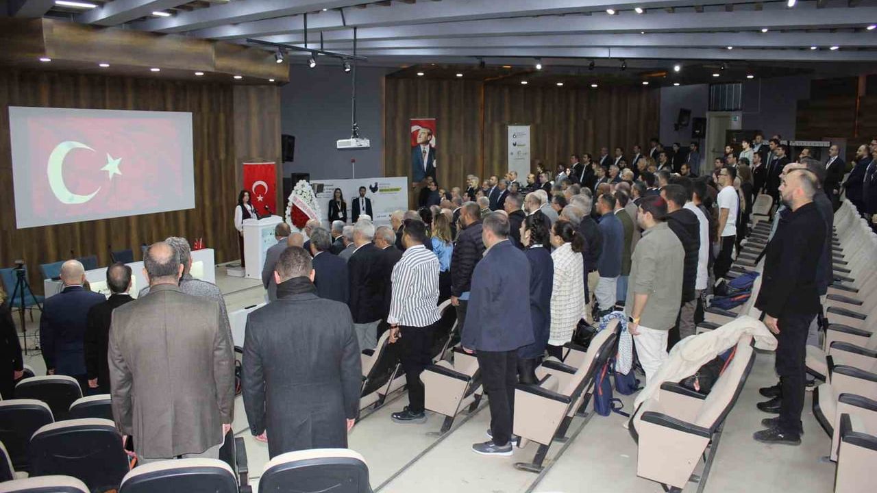 Uluslararası Kanatlı Üretiminde Dijitalleşme ve Sağlık Kongresi Elazığ'da tamamlandı