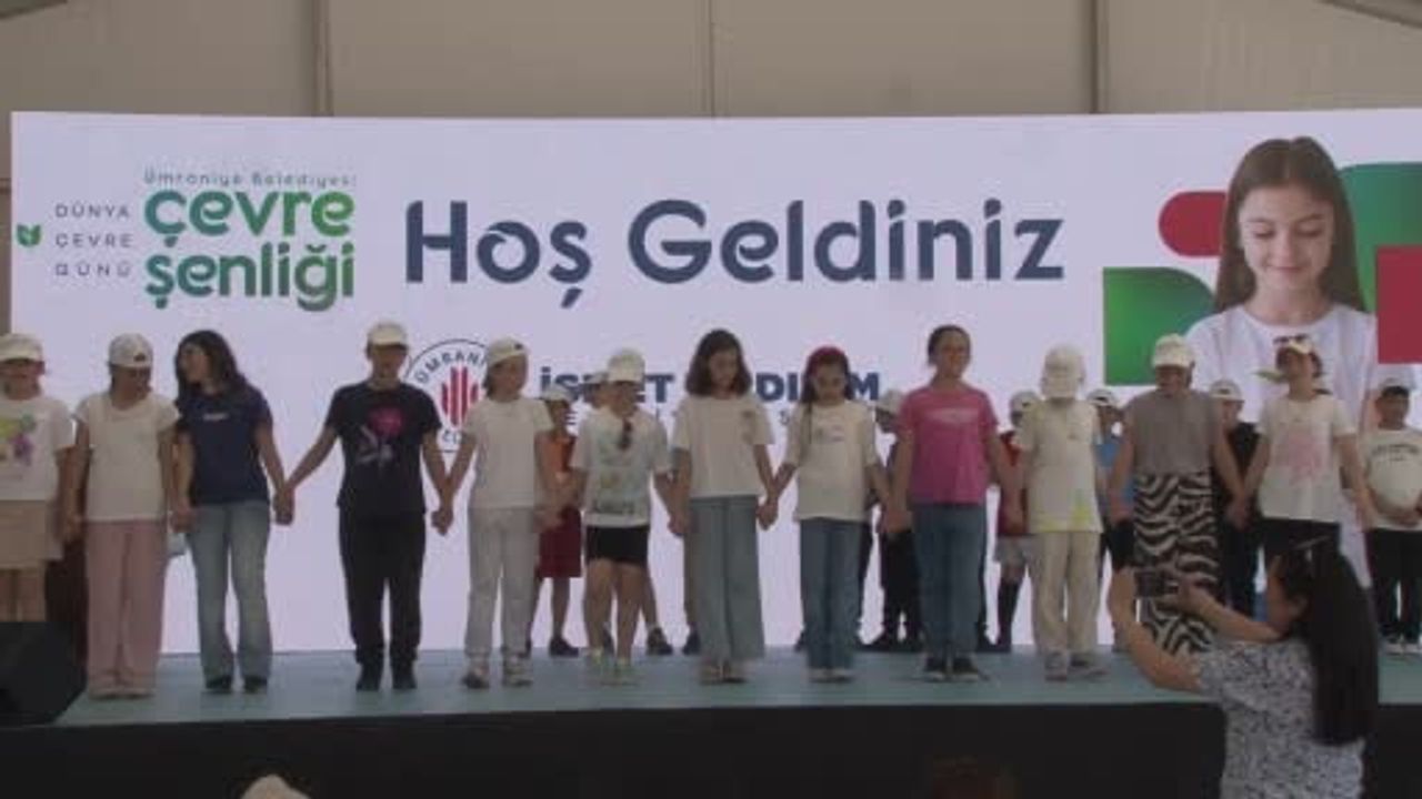 Ümraniye Çevre Şöleni: Atıklardan Eserler, Çocuklar Gelecek İçin Çiçek Ekti