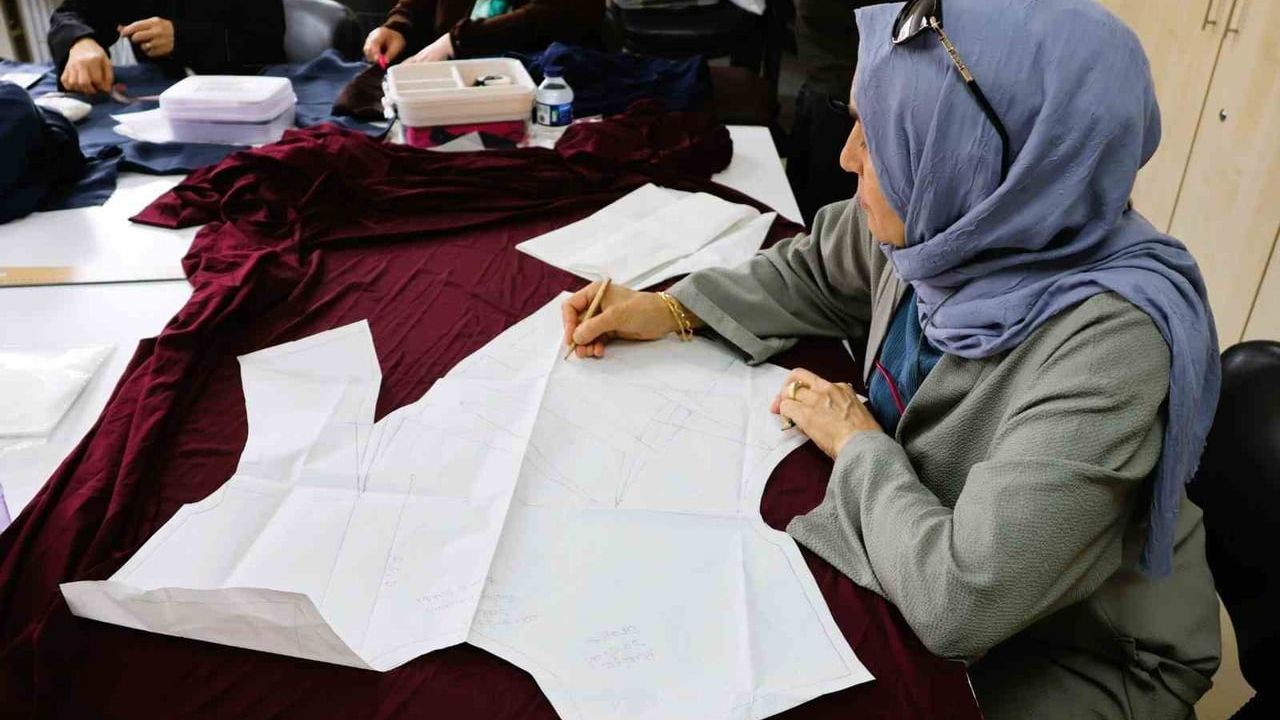 Ümraniye'de drapaj eğitimiyle tasarım mesleğe dönüşüyor