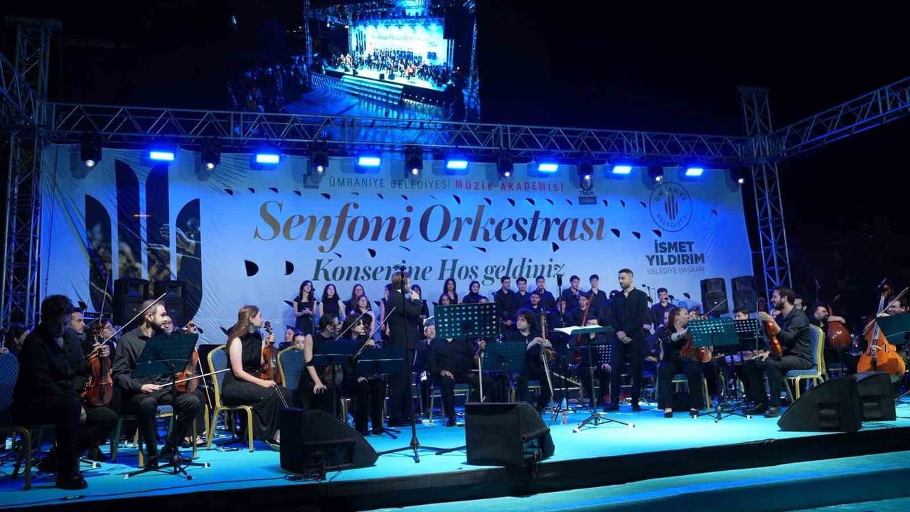 Ümraniye’de müzik akademisi öğrencilerinden senfonik konser