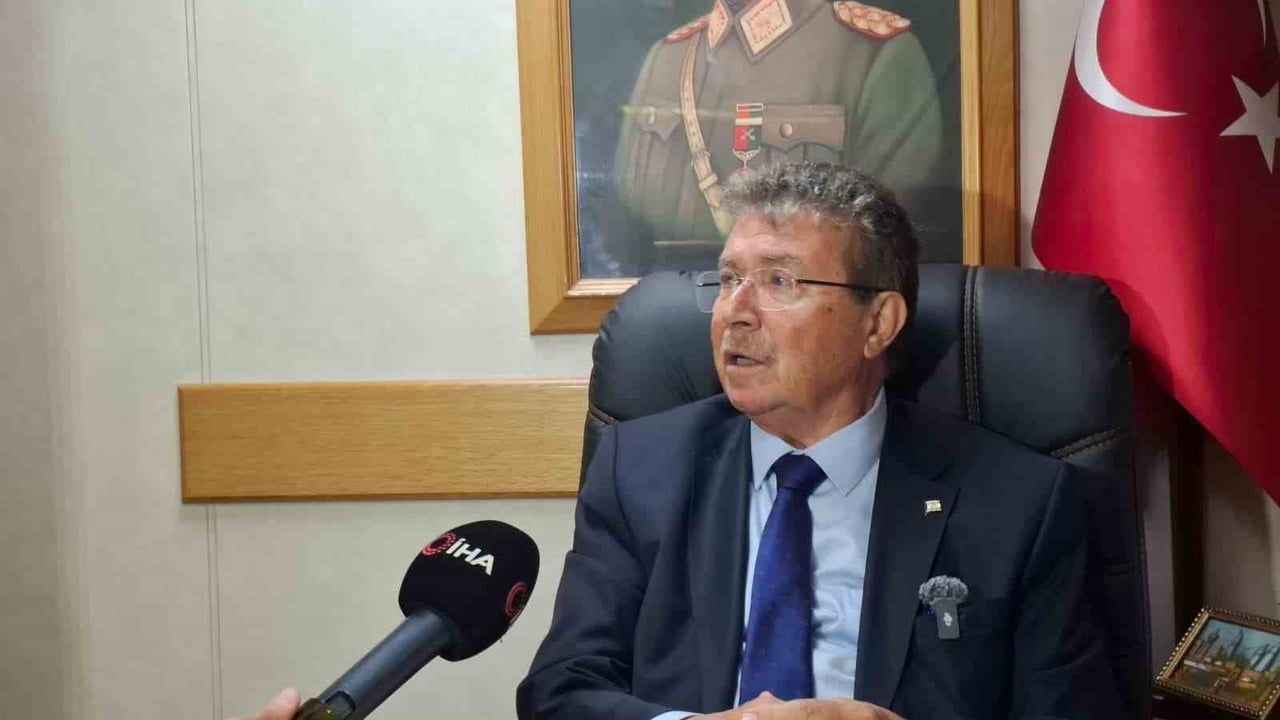 Ünal Üstel: iki devlet ve egemen eşitlik olmadan anlaşma olmaz