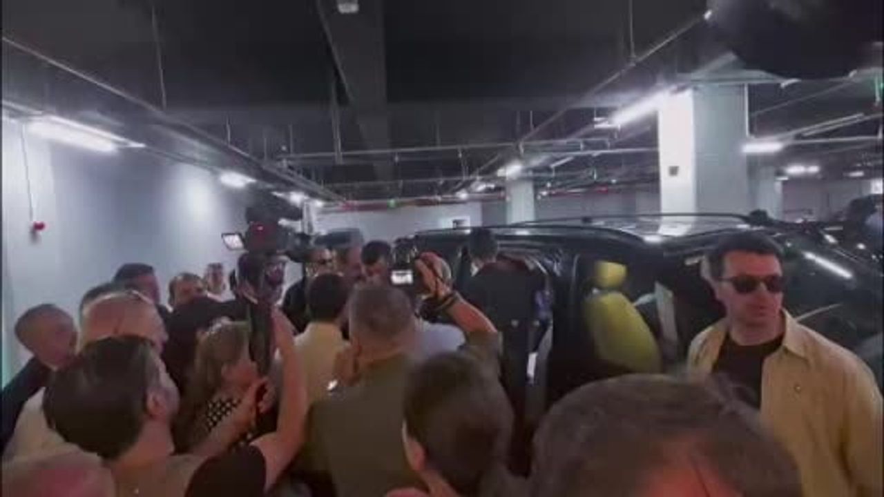 Usta oyuncu Kadir İnanır son yolculuğuna uğurlandı