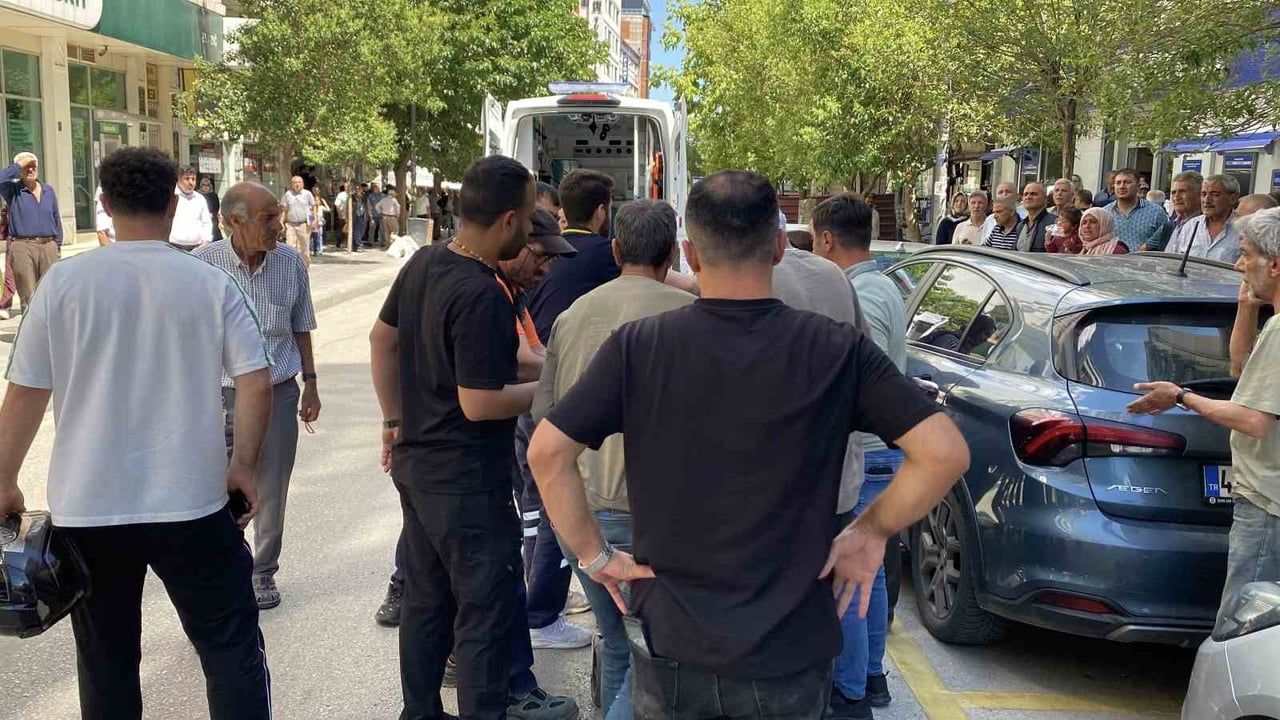 Üzerine inşaat asansörü düşen işçi ağır yaralandı