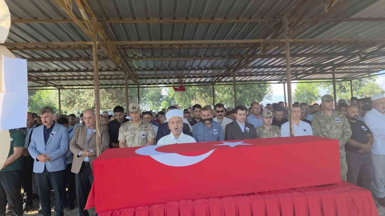 Uzman çavuş Ömer Mesteki memleketinde son yolculuğuna uğurlandı