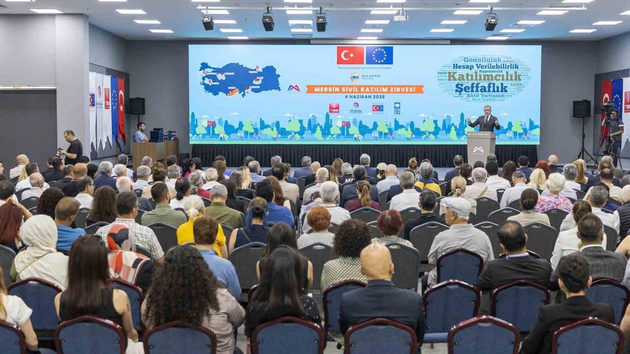 Vahap Seçer: Çağdaş belediyecilik vatandaşı yönetime ortak etmektir — Mersin Sivil Katılım Zirvesi