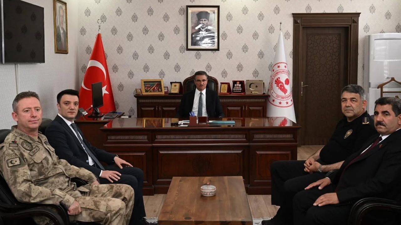 Vali Aydın Baruş Horasan'da: Kaymakamlıkta İlçe Hizmetleri ve Yatırımlar Değerlendirildi