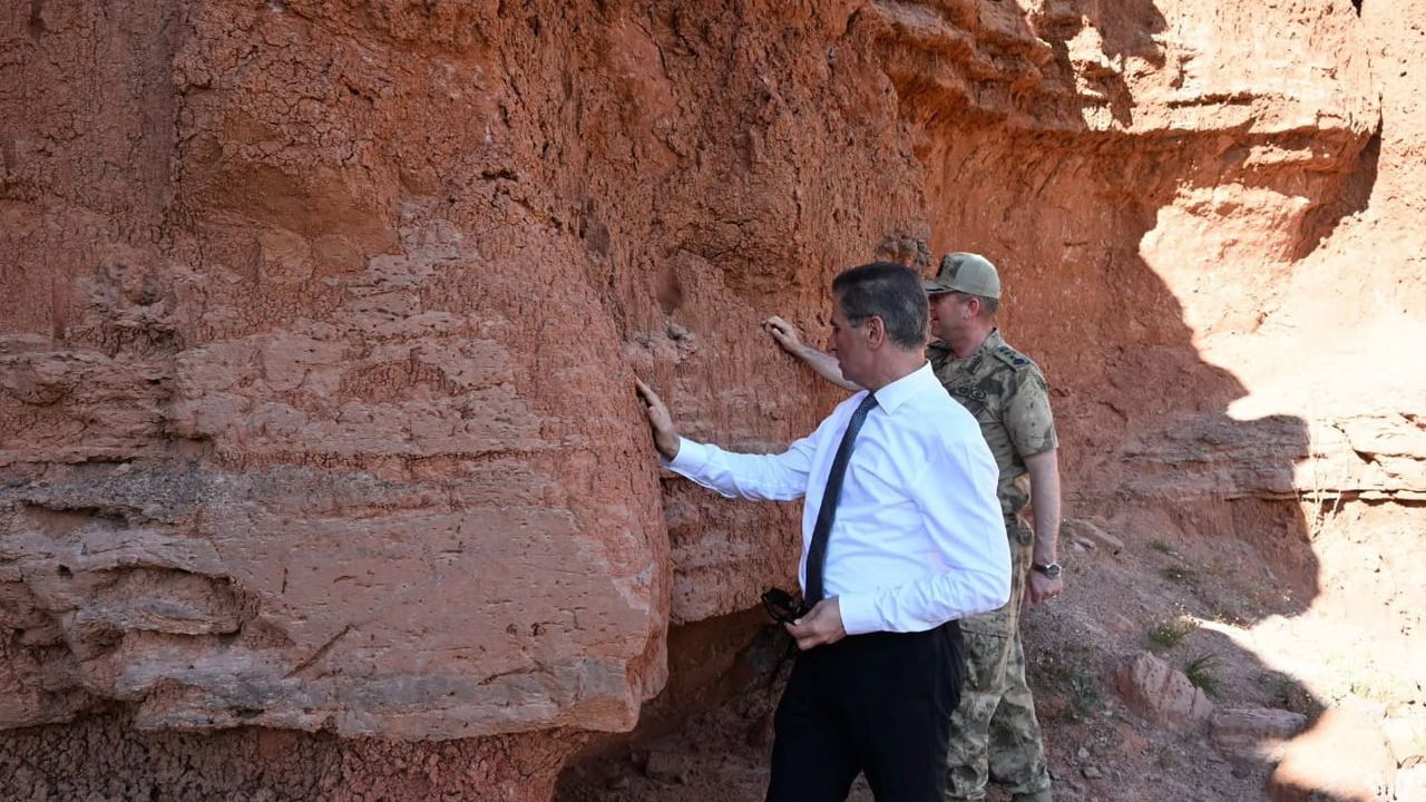 Vali Aydın Baruş, Narman Peri Bacaları'nın turizm potansiyelini değerlendirdi
