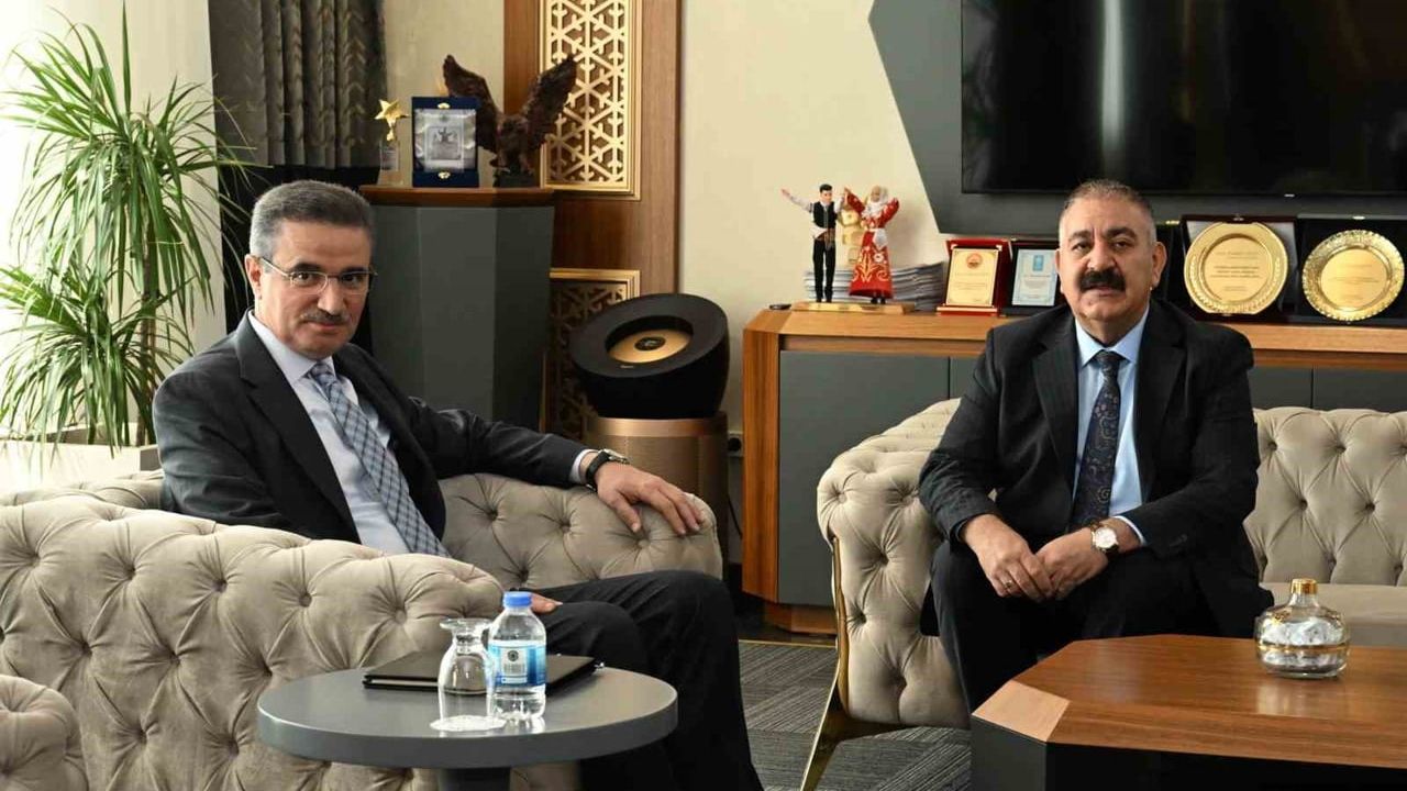 Vali Aydın Baruş Palandöken’de