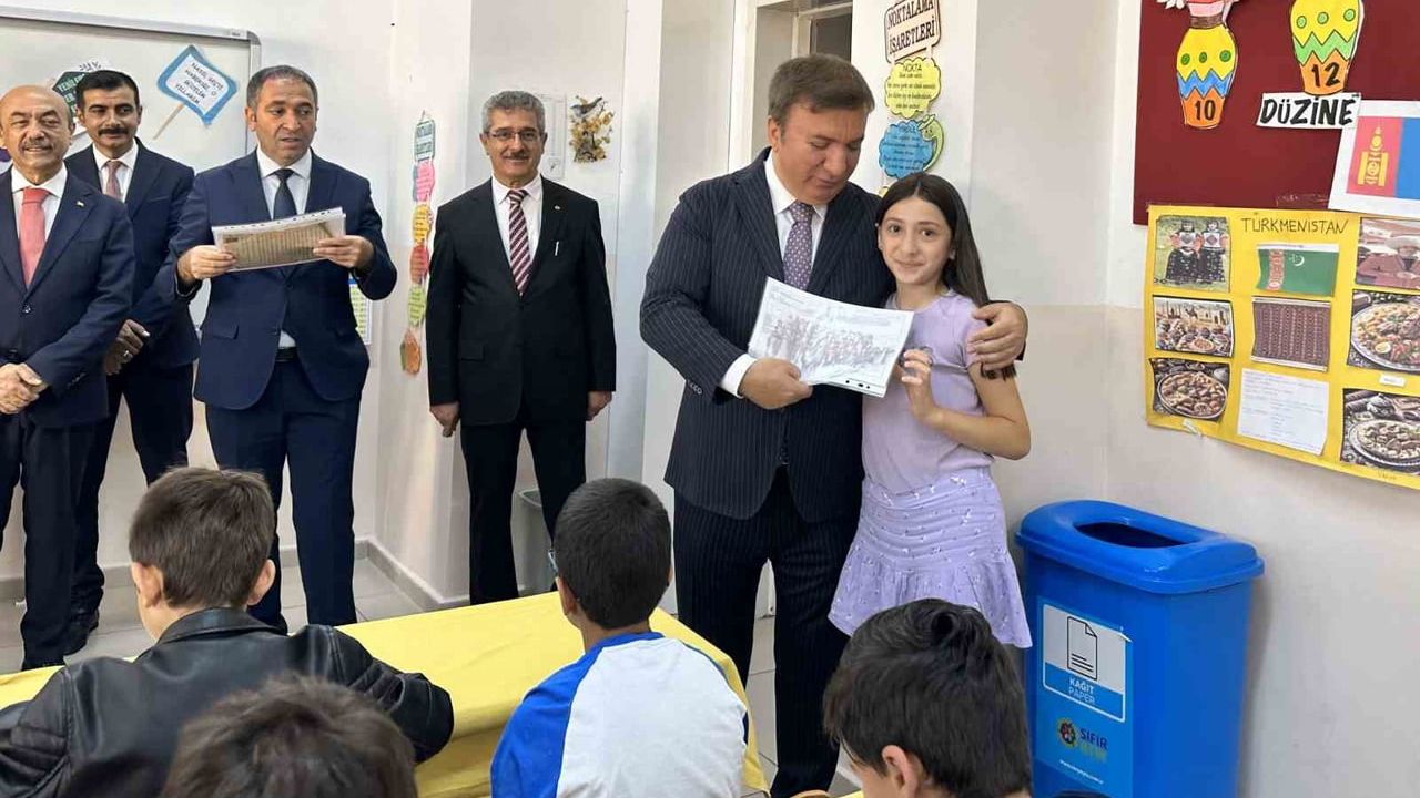 Vali Aydoğdu'ndan öğrencilere karne ve yaz tatili mesajı