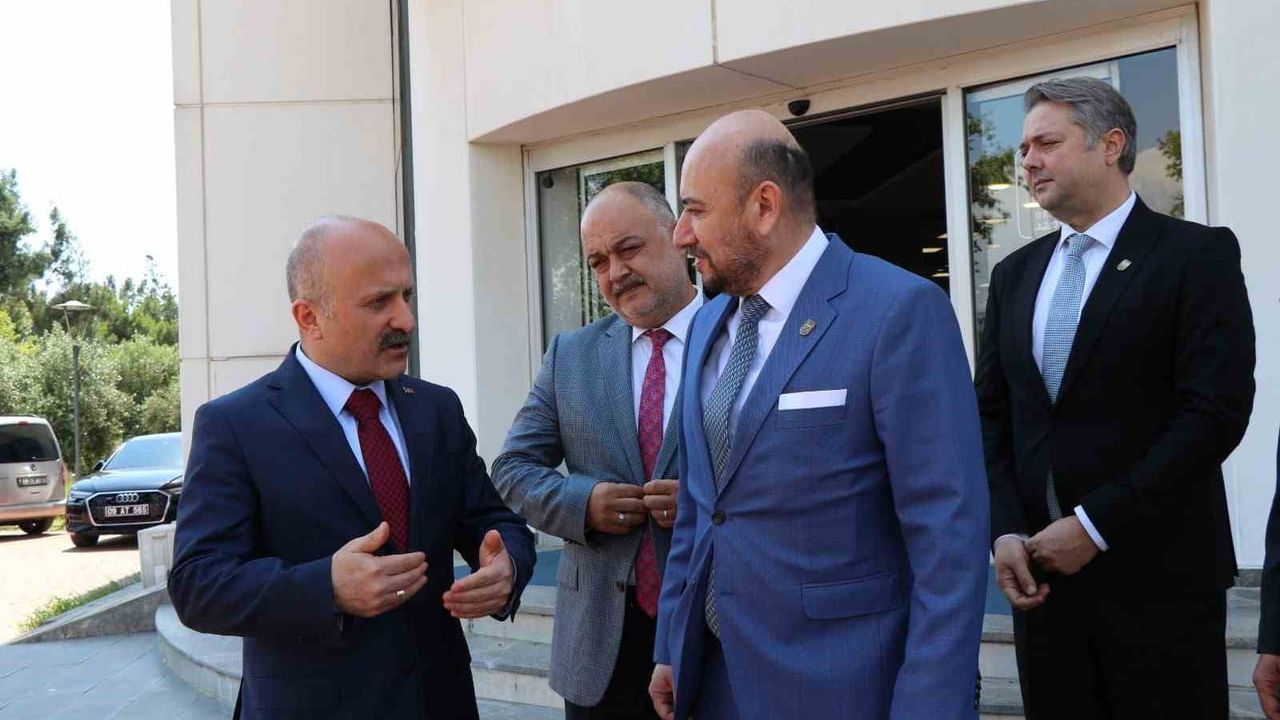 Vali Dr. Osman Varol AYTO’yu Ziyaret Etti: Kent Ekonomisi ve Yürütülen Projeler Görüşüldü