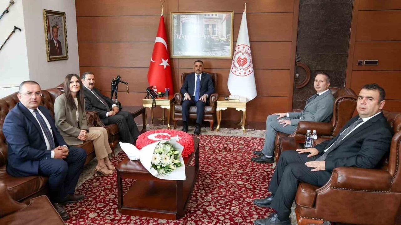 Vali Hacıbektaşoğlu, Çevre Haftası Heyetini Makamında Kabul Etti