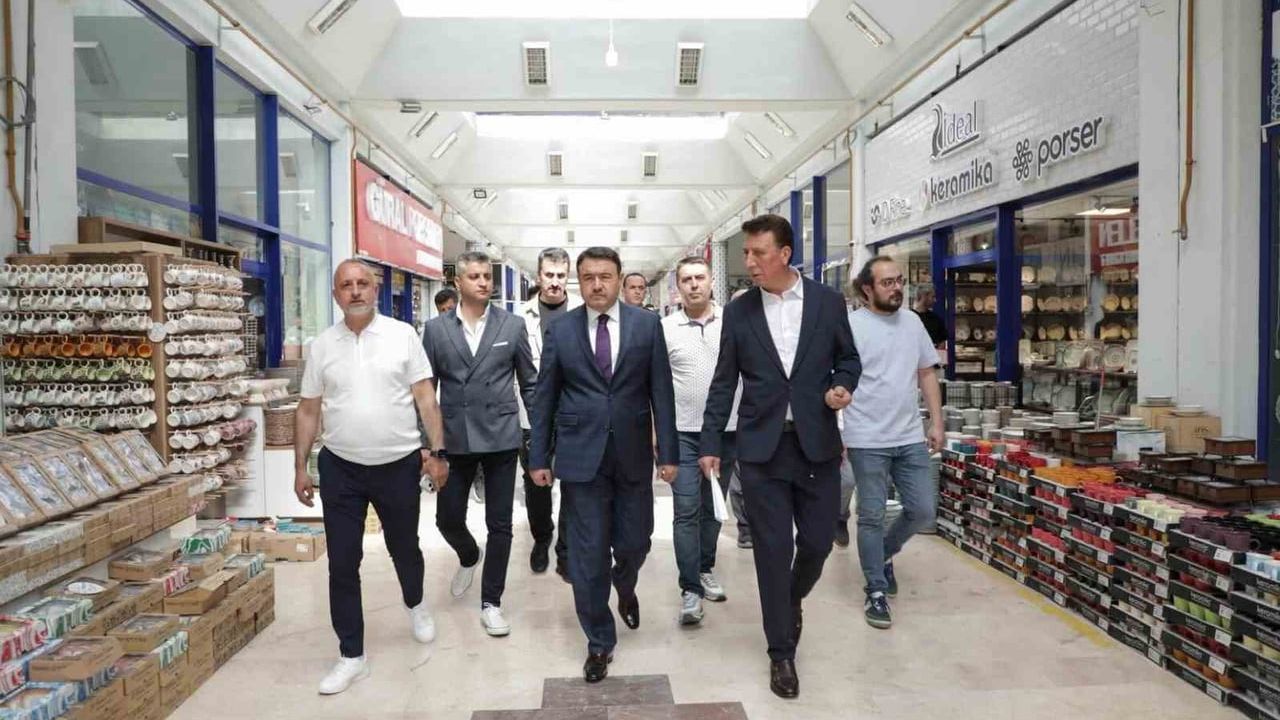 Vali Musa Işın Kervansaray Çiniciler Çarşısı'nda incelemede bulundu