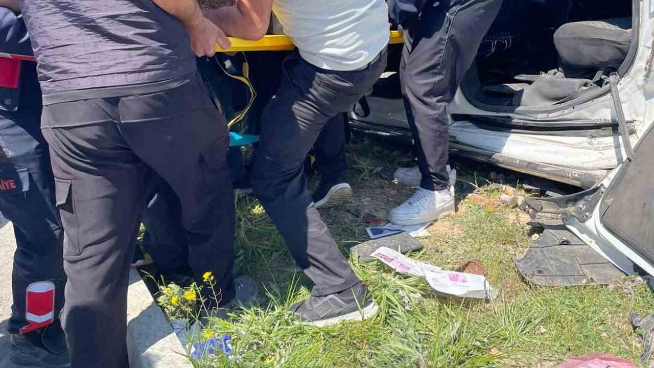 Van'da iki otomobilin çarpışması: Çaldıran'da 4 kişi hayatını kaybetti, 2 kişi yaralandı