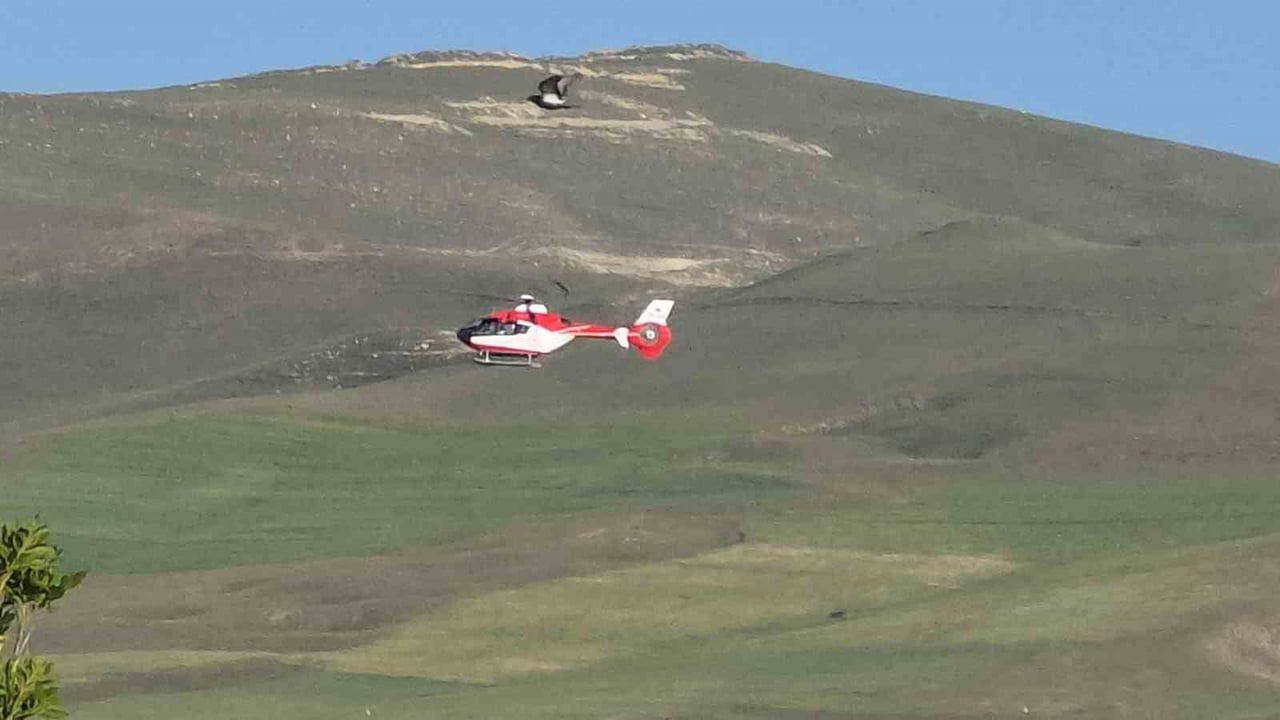 Van'da kalp krizi geçiren hasta helikopter ambulansla hastaneye sevk edildi