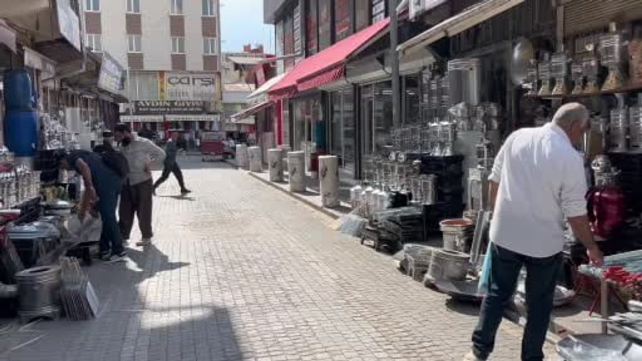 Van’da sıcaklık artışı semaver ve mangal satışlarını canlandırdı