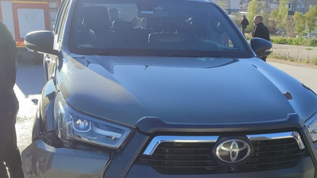 Van Özalp'te zincirleme trafik kazası: 3'ü çocuk 4 yaralı