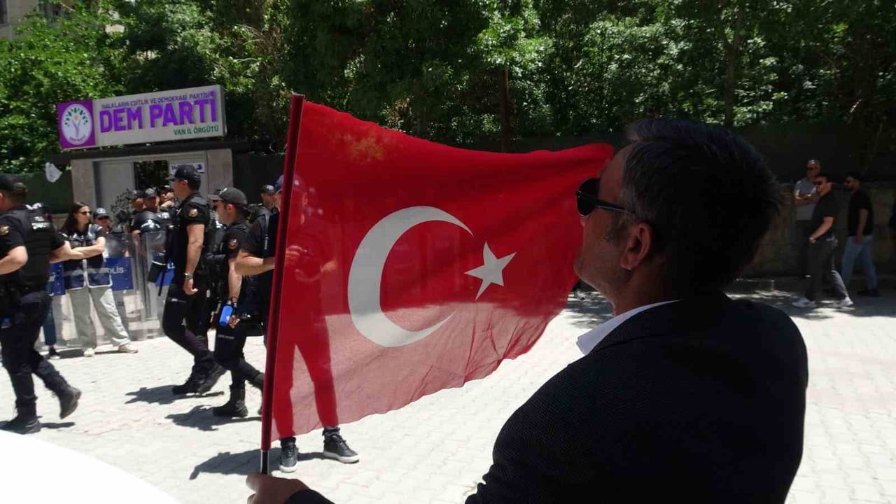 Vanlı ailelerin evlat nöbeti 120'nci haftasında sürüyor