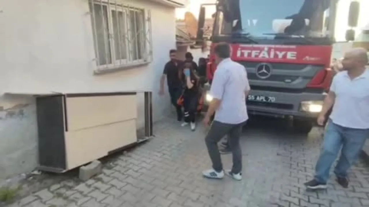 Vezirköprü'de ev yangını: 1 ağır yaralı
