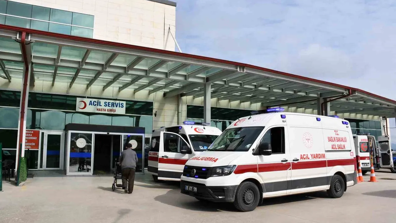 Vezirköprü'de motosiklet kazasında 17 yaşındaki lise öğrencisi yaşamını yitirdi