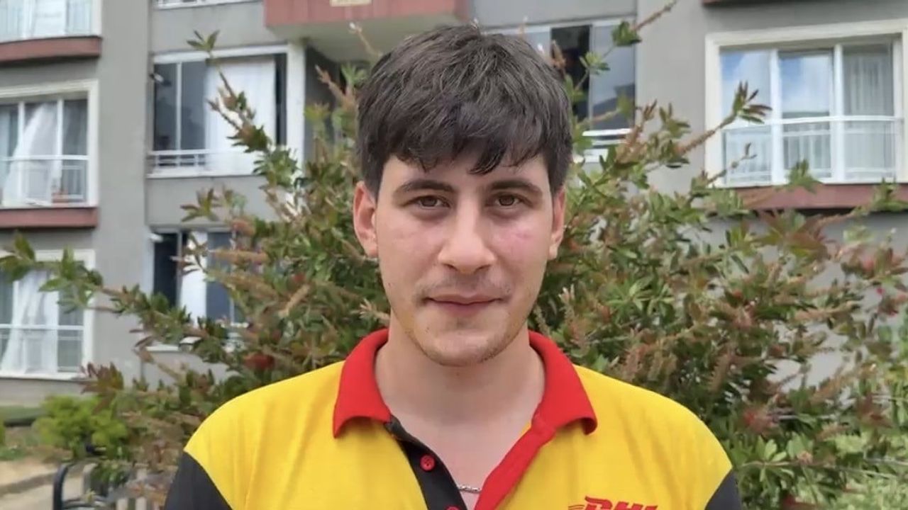 Yağmur suyu borusuna sıkışan yavru kedi kurtarıldı