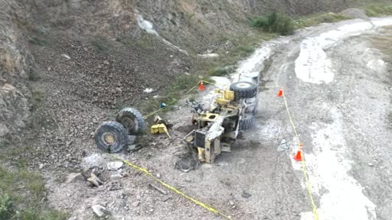 Yahşihan'da iş makinesi 20 metrelik uçurumdan yuvarlandı: Operatör ağır yaralandı