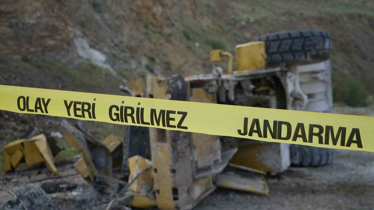 Yahşihan'da iş makinesi 20 metrelik uçurumdan yuvarlandı: Operatör ağır yaralandı