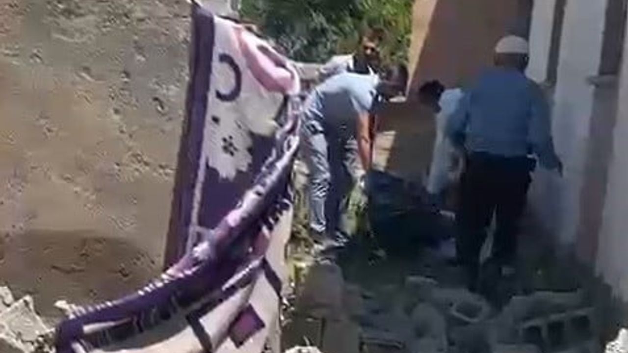 Yalnız yaşayan adam bahçe duvarının altında hayatını kaybetmiş bulundu