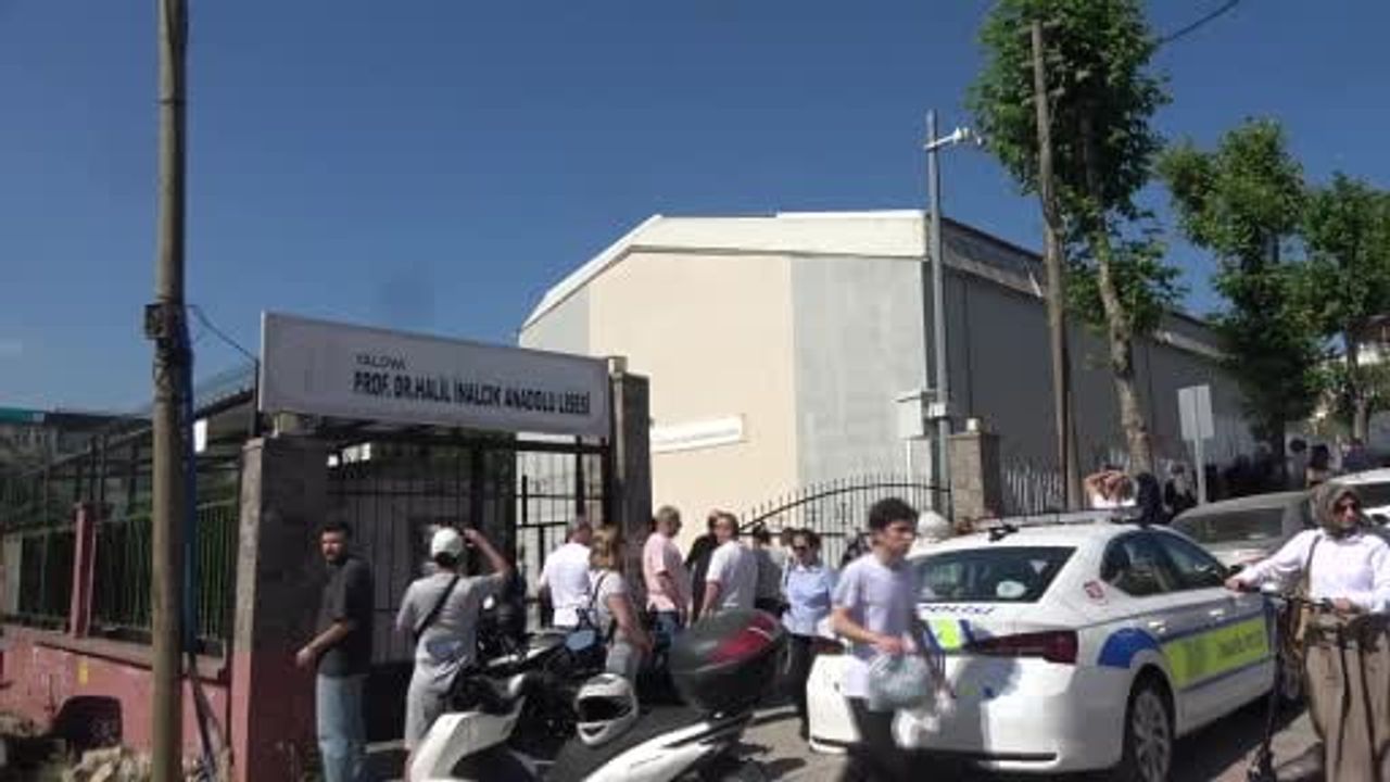 Yalova’da YKS heyecanı: AYT oturumu başladı