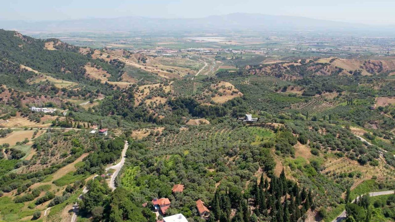 Yangına geçit yok: muhtardan havadan devriye