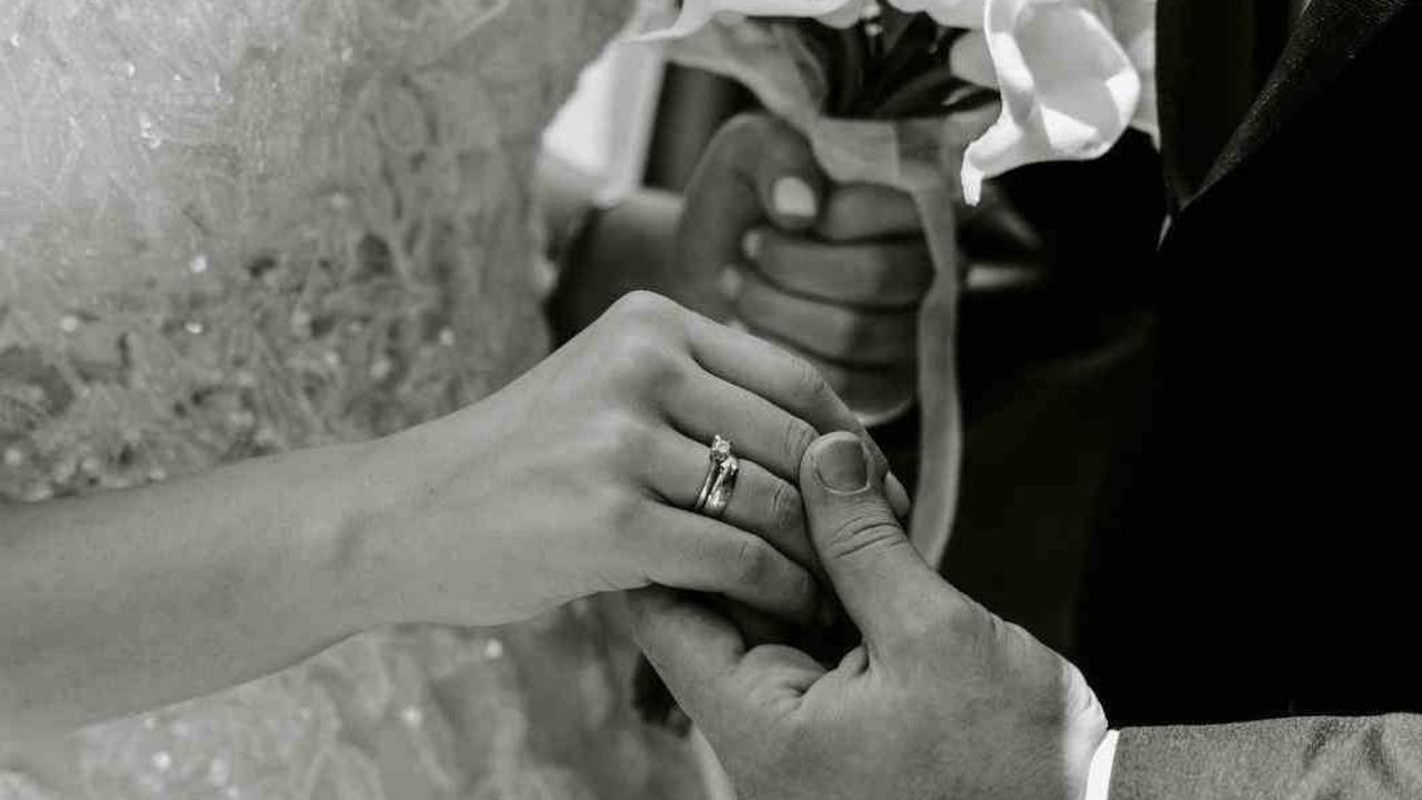 Yargıtay: 'seni sevmiyorum' demek boşanma nedeni sayıldı