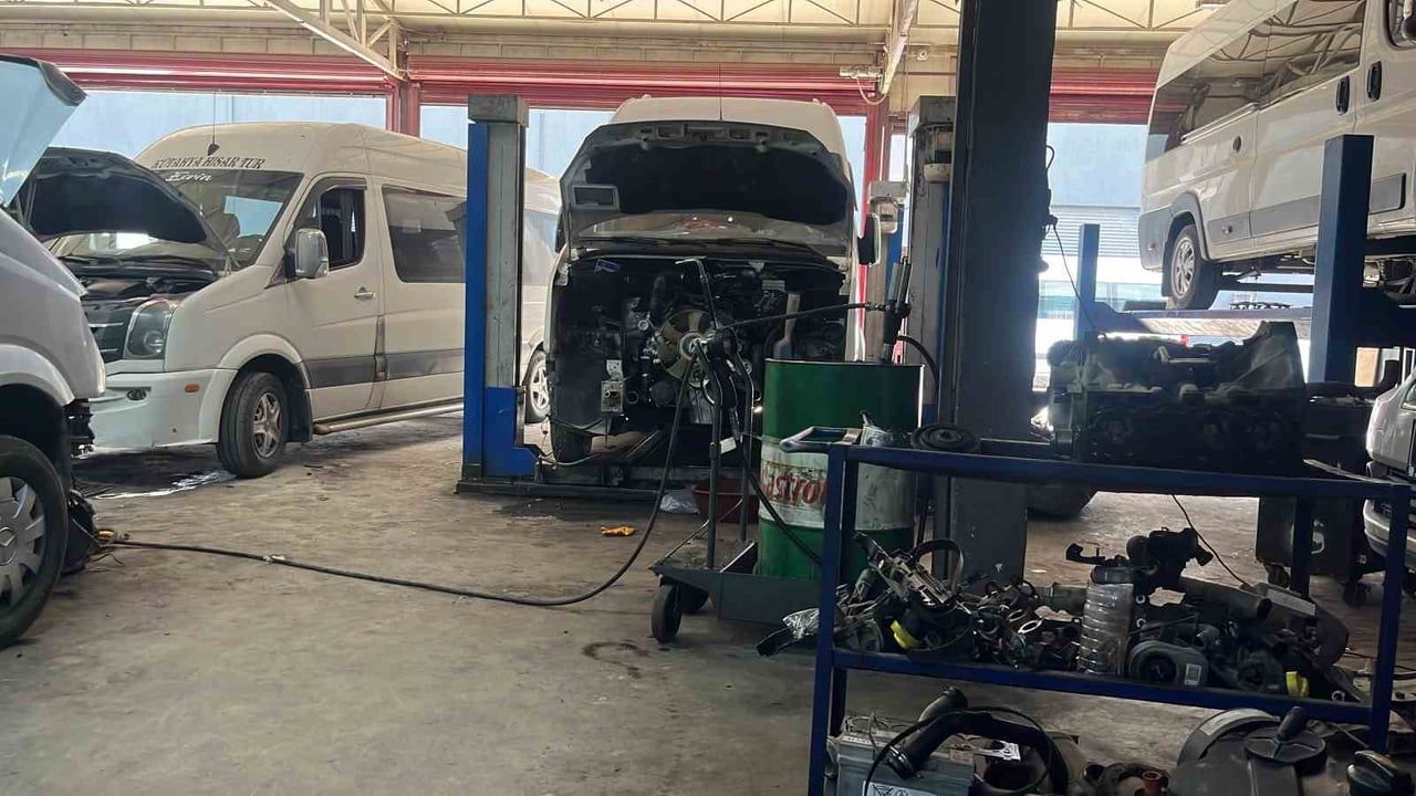 Yaz Öncesi Araç Bakımı Uyarısı: Kütahya'da Ustalar Motor Yağı ve Soğutma Sistemine Dikkat Çekiyor
