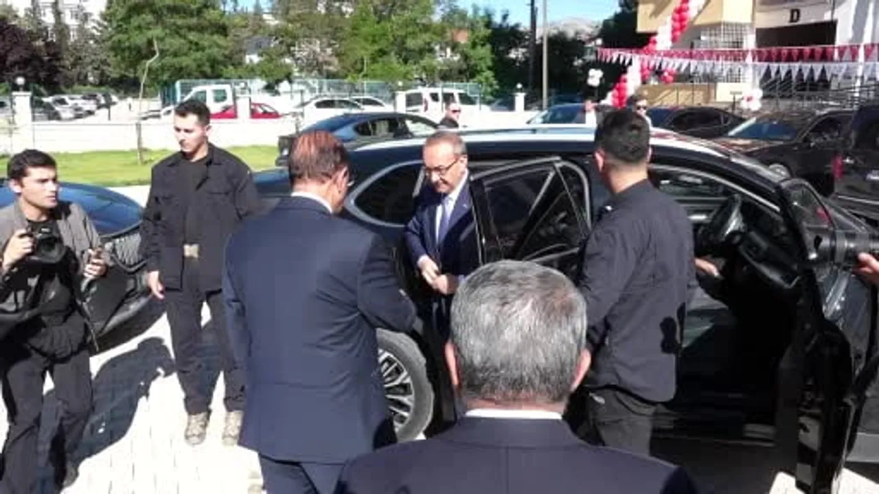 Yeşil Yaşam Evleri hak sahiplerine teslim edildi