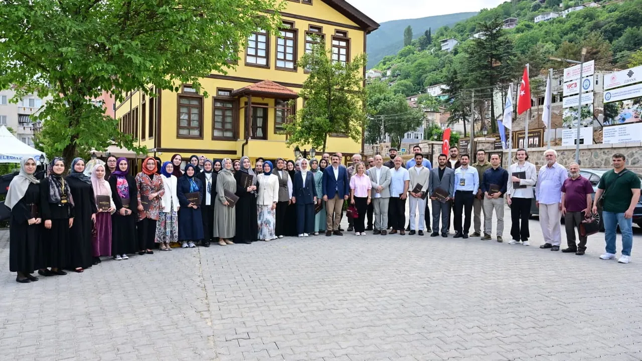 Yıldırım’da düşünen ve üreten gençler yetişiyor