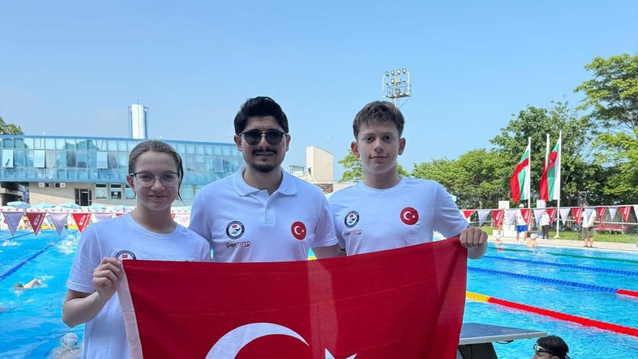 Yıldırımlı genç yüzücüler Türkiye’nin gururu oldu