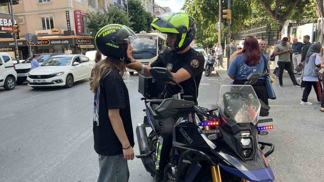 YKS'de zamana karşı yarış: motorize zabıta ekipleri 11 öğrenciyi sınava yetiştirdi