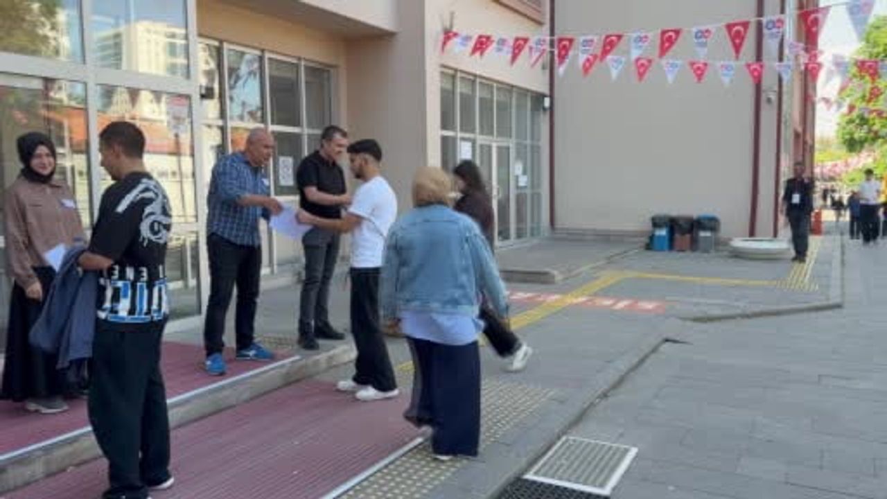 YKS’nin ikinci oturumu AYT başladı