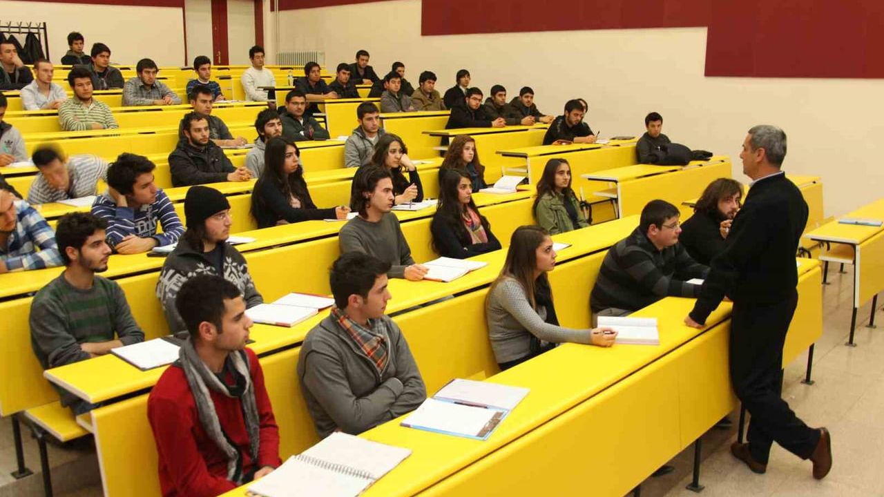 YÖK başkanı Özvar: Türkiye’nin yarınlarını inşa edecek gençlere güveniyoruz